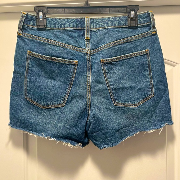 Universal Thread, vintage midi denim shorts with raw edge. Size 8, gently worn - Picture 2 of 3